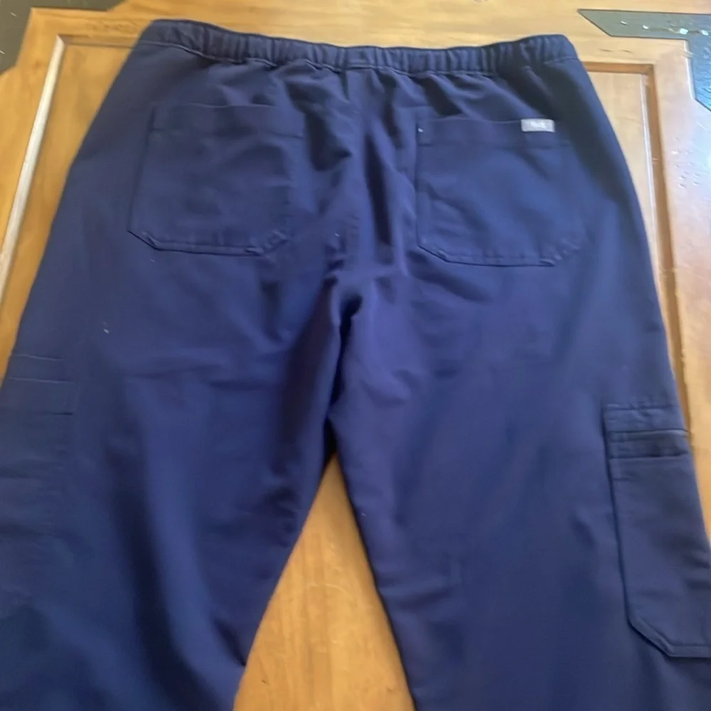FIGS Technical Collection Pants Size Large